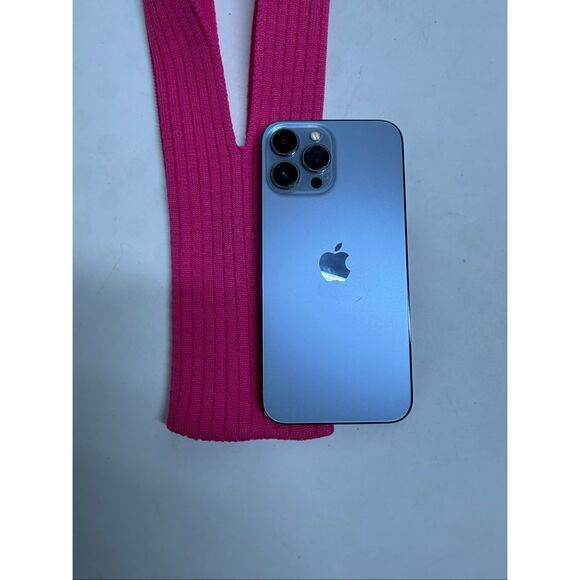 iPhone Pocket by ISSEY MIYAKE Long Pink